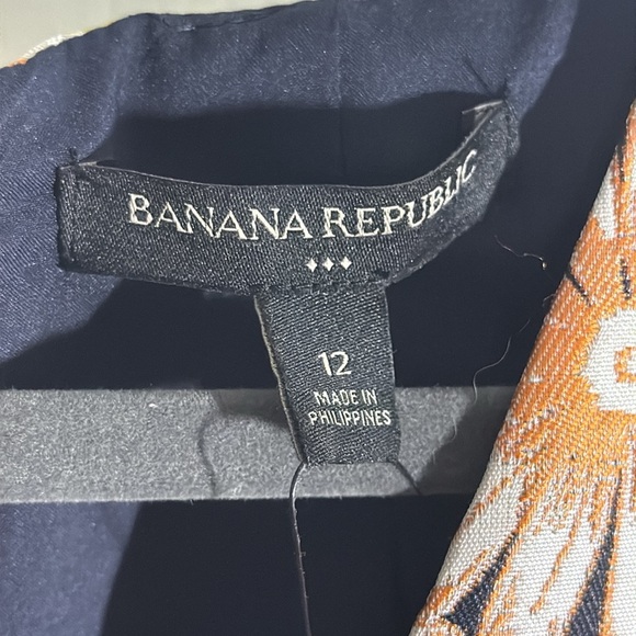 Banana Republic Pastel Colored Embroidered Daisies
Jacquard Mini Dress Size 12 - Picture 5 of 11